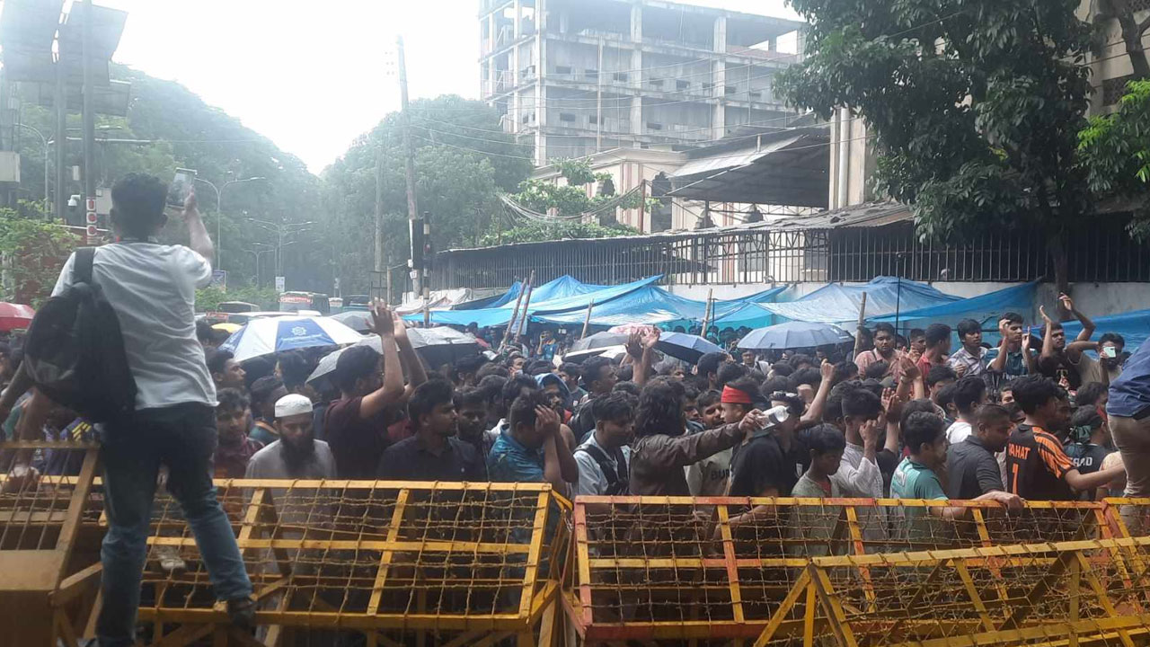 jagannath-university-protest