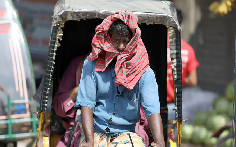 রাজধানীতে সকাল থেকেই ঊর্ধ্বমুখী তাপমাত্রা